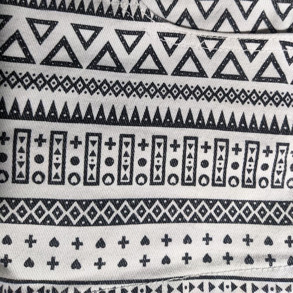 YMI Be True To You 7 Lowrise Bootie Short Black White Aztec Cross Heart Printed - Picture 2 of 11